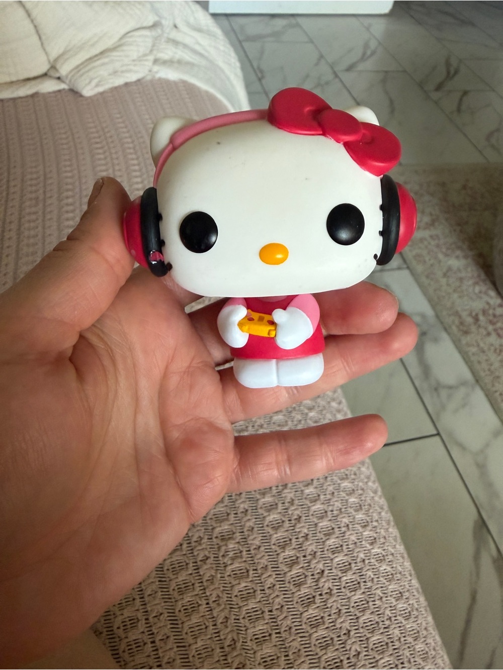 Hello Kitty (Gamer) Funko Pop 26 - Gamestop exclusive